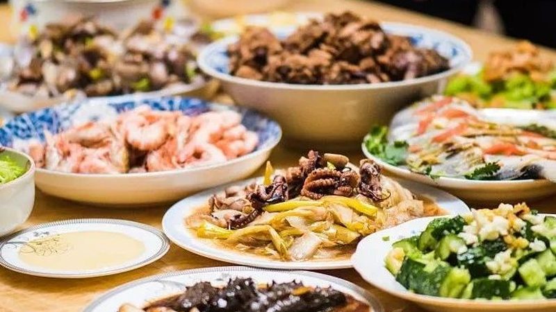 以奶茶为例，近年来奶茶市场火爆，但部分品牌存在以下问题：